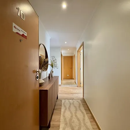 Apartment Modern 7 With Pool By Homing