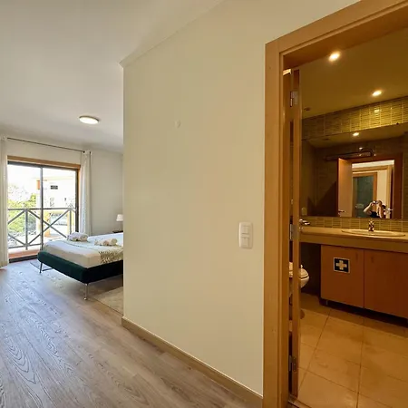 Modern 7 With Pool By Homing Apartment *