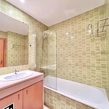 Modern 7 With Pool By Homing *